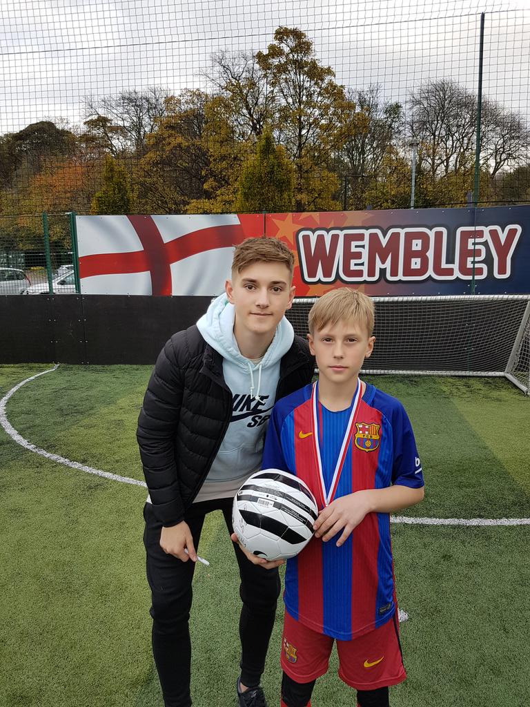 LadyAdeleP's tweet image. Theo had a fab time at @bsharpfc and loved the special visit from @DRBrooks15 and of cause always good to see @billysharp10