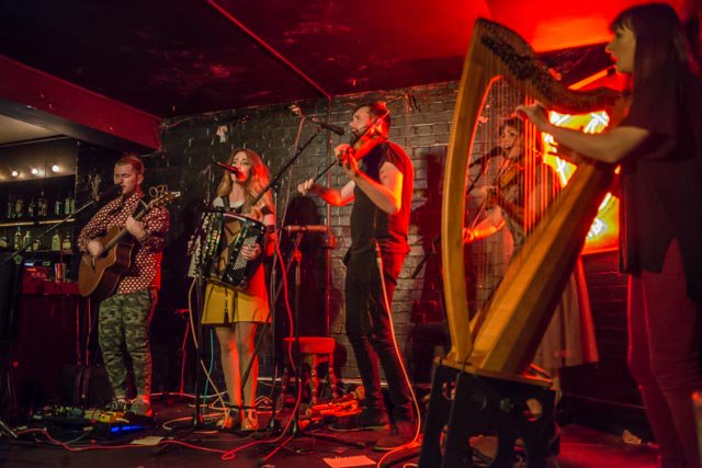 noipolbap's tweet photo. @CalanFolk @slaughteredlam @LDNfolkandroots Top night and thanks for all the cheese! #folk #cheese https://t.co/nm53tFcnqh