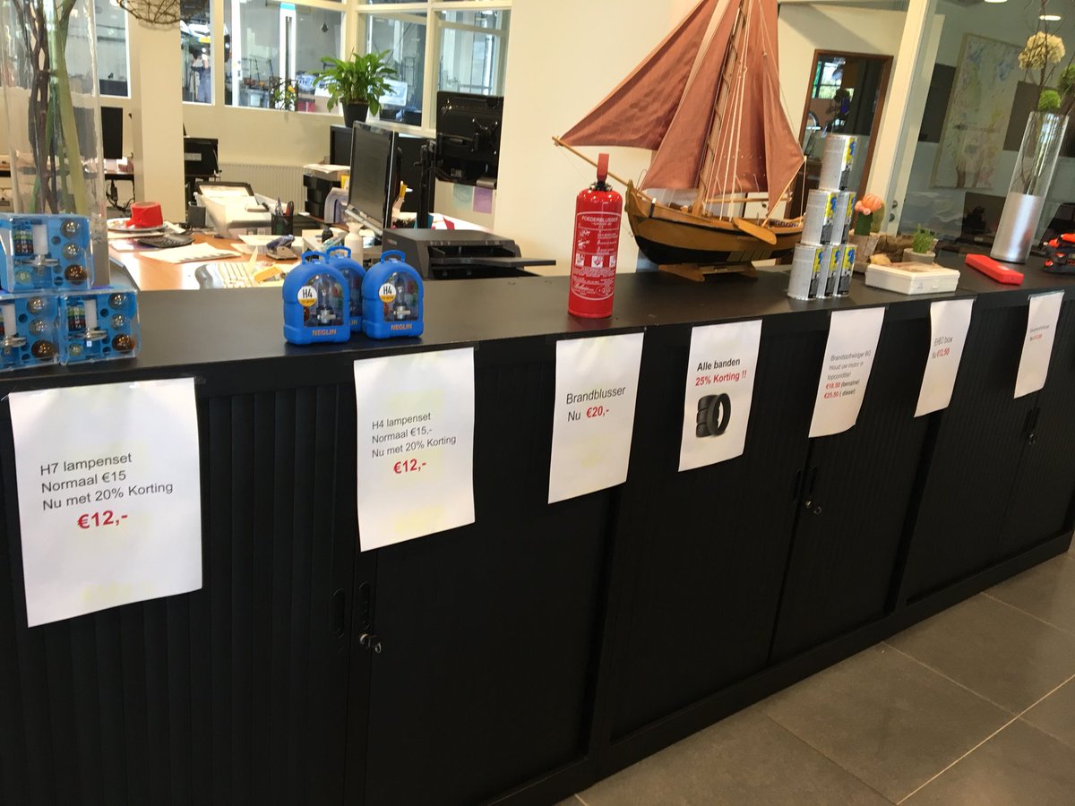 Wijnandsauto's tweet photo. Lekker druk op de #wintertestdag! https://t.co/gLGMy8VJ3d