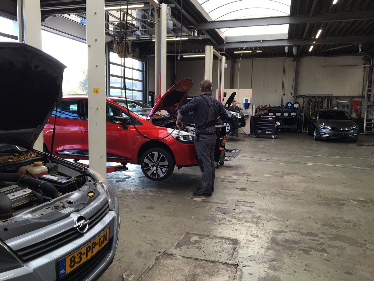 Wijnandsauto's tweet photo. Lekker druk op de #wintertestdag! https://t.co/gLGMy8VJ3d