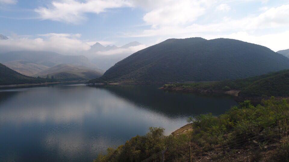 .<a href="/CarelHerholdt/">Carel Herholdt</a> had his drone out today &amp; flew over the Raubenheimer Dam. How crazy beautiful is this spot?