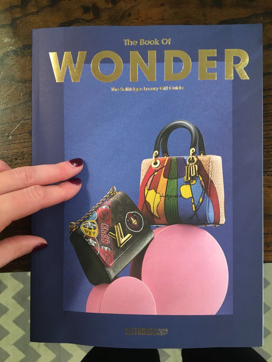 BoyardeArt's tweet photo. Boyarde painted bags featured in today’s @Selfridges Luxury gift guide 🎁 with The Times 💋💥♥️🌈#selfridgeschristmas #boyarde #giftguide https://t.co/rOq3ivqMAe