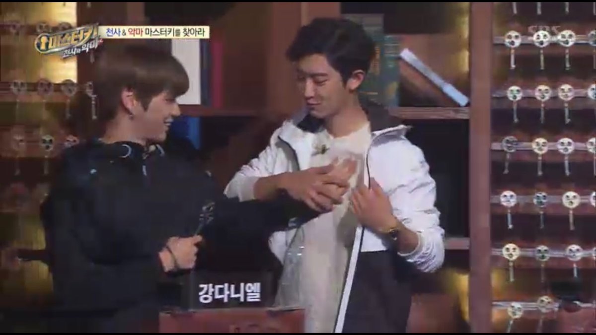 DanielPeachy's tweet photo. กุจะไม่ทนแร้ว!!!!! เธอมาจับจงจับใจอะไรกัน พี่ชานคะ!! ทำกับลูกหนูแบบนี้คือจีบใช่มั้ยคะ พี่ต้องรับผิดชอบนะคะ https://t.co/mdqMbLcKZl