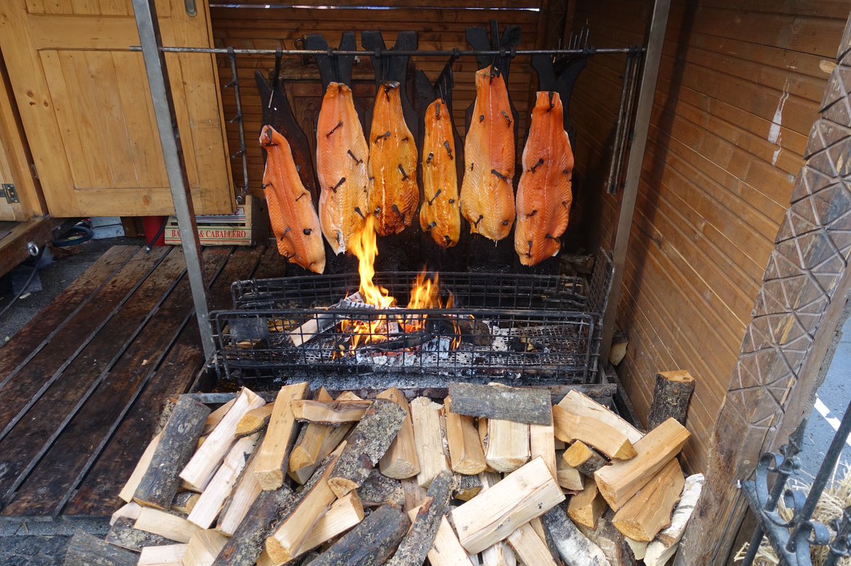 rasmus's tweet image. In Dortmund for #phpruhr17
Arrived early to not miss #BVBFCB
Surprisingly the xmas market is up and running already
Can’t get more German!