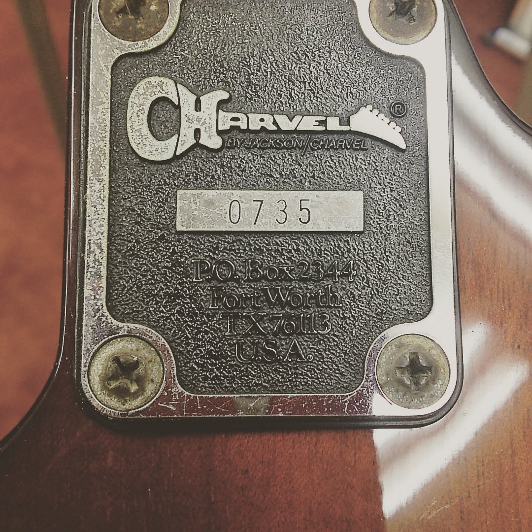 mariableed's tweet photo. ใใฃใจ่ชๅใไฝฟใฃใฆใ #guitar ใฎๅๅใๅใใฃใ๏ผ #Charvel ใฎ #model88 ้ๅฎ1000ๆฌใฎๅ
735็ชใ https://t.co/fzGYyHeWoW