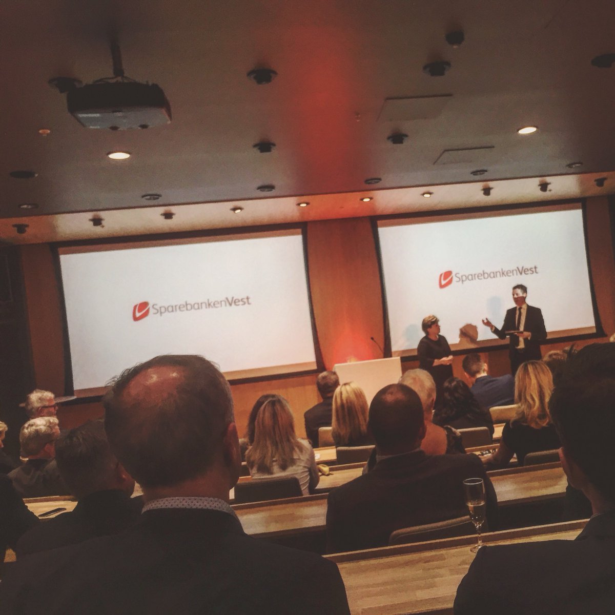 #Toppleiarsamling2017 «Stay relevant or die» Steven Canepa <a href="/IBM/">IBM</a> Daniel O`Leary <a href="/facebook/">Facebook</a> Alicia Bergin <a href="/method_inc/">Method</a> #innovation #UX #AI #IoT