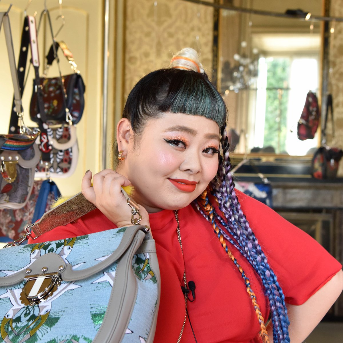Furla Japan No Twitter 8日 水 にスタートするフルラ90周年記念ポップアップストア 9日は Kamonコレクションのバッグを購入された方に先着で渡辺直美さんのサイン入り家紋グラスをプレゼント 伊勢丹新宿店本館1f ザ ステージ 11月8日 14日まで T Co Furla Japan No Twitter 8日 水 にスタートするフルラ90周年記念ポップアップストア 9日は Kamonコレクションのバッグを購入された方に先着で渡辺直美さんのサイン入り家紋グラスをプレゼント 伊勢丹新宿店本館1f ザ ステージ 11月8日 14日まで T Co