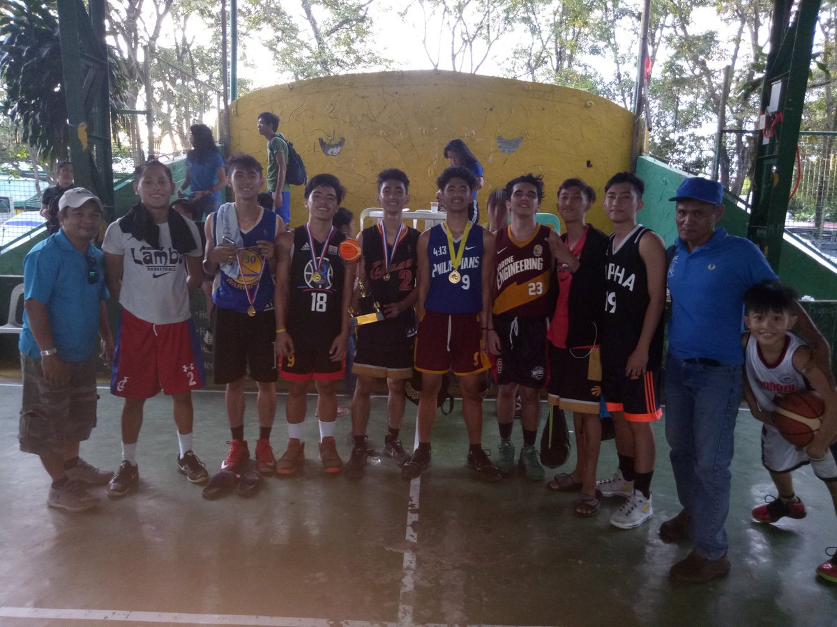 Lemuelmijares9's tweet photo. Team Paliparan 🏀😍
#Champion
#InterChurch https://t.co/kCZYM4ihmj