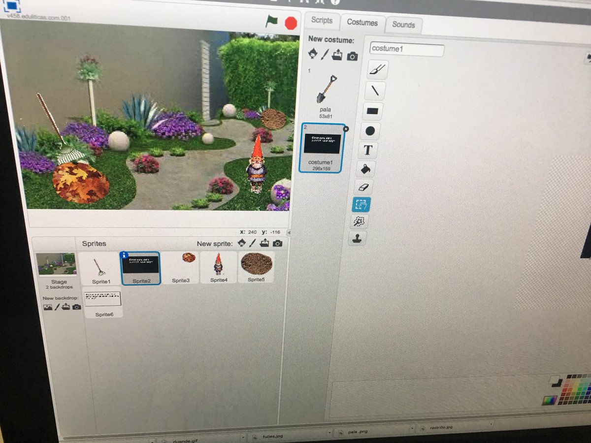 danielamof's tweet photo. A punt de jugar als #ScratchRoom desenvolupats per alumnes de batxillerat a @LaSalleBCN #EduEnginy #Scratch https://t.co/E0Fd7IJ4W2