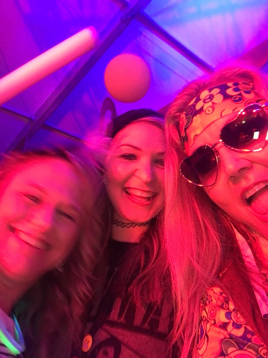 wurthee1's tweet photo. Had a rocking time at #CSR2017 last night! https://t.co/3dvByxvisK