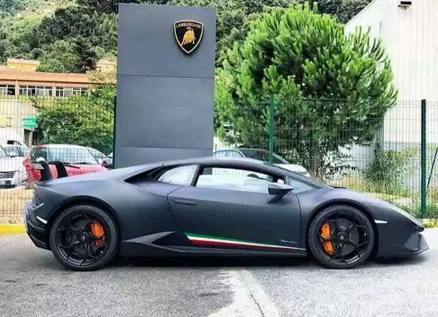 ComntatZoom's tweet photo. Lamborghini 🚗❤ لامبورجيني https://t.co/aupTODGeUP