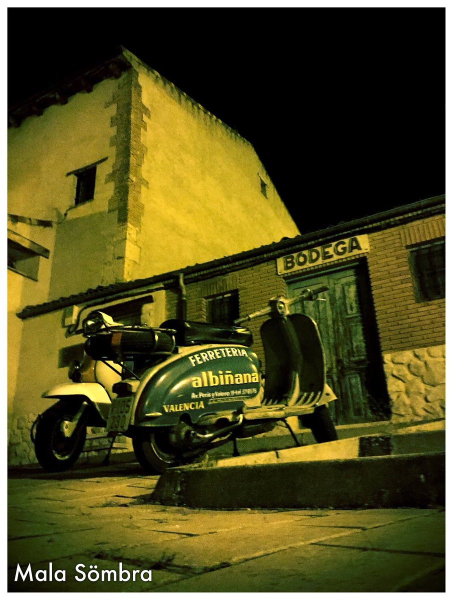 Rally de Peñafiel

#lambretta #peñafiel #scooterist #scooterismo