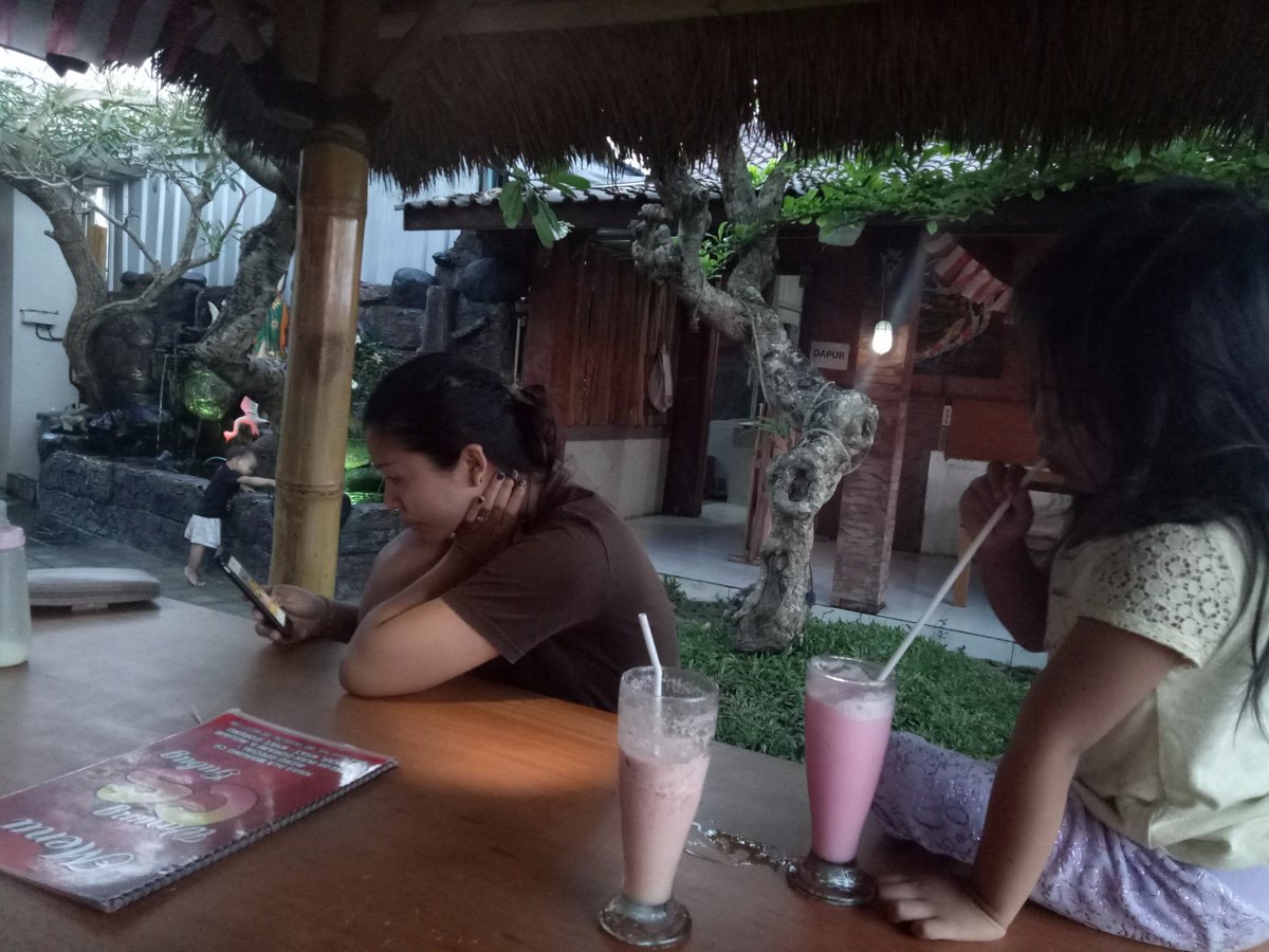 tqila13's tweet photo. Warung CS - Gubug - Tabanan
https://t.co/CbSQKtRYN9
#CheapAndNice #KulinerTabanan #TempatKulinerDiBali #TempatMakanKeluarga #WarungCS https://t.co/8GFlyDjDTk