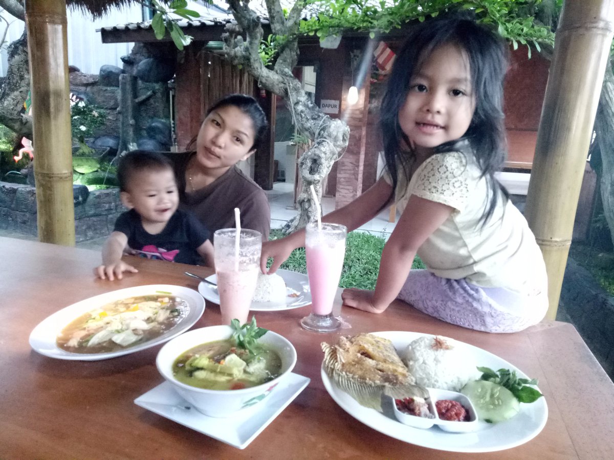 tqila13's tweet photo. Warung CS - Gubug - Tabanan
https://t.co/CbSQKtRYN9
#CheapAndNice #KulinerTabanan #TempatKulinerDiBali #TempatMakanKeluarga #WarungCS https://t.co/8GFlyDjDTk