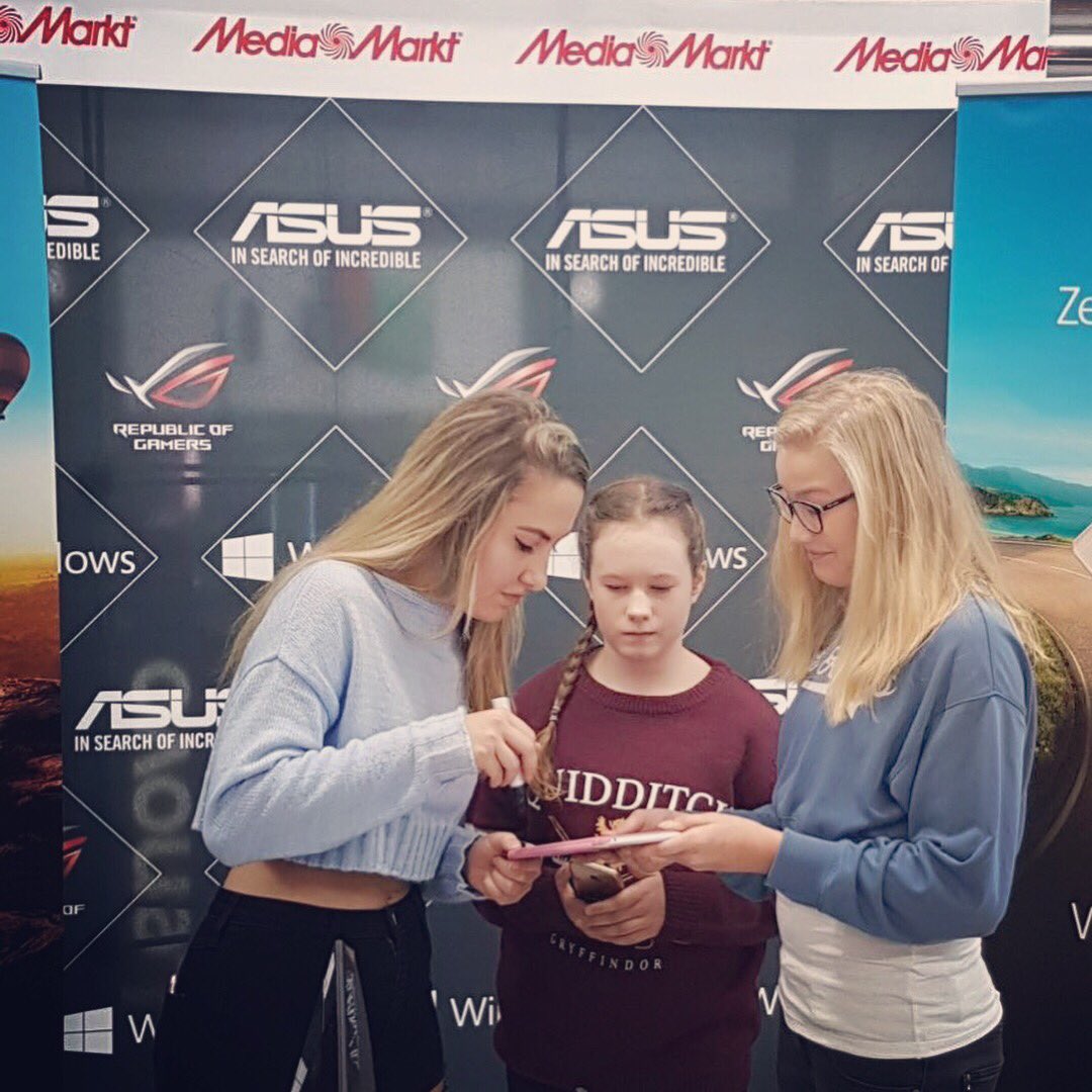 MediaMarktArenA's tweet photo. We hebben @bokado op bezoek! Wil jij haar ook ontmoeten? Dat kan nog tot 15:00u bij Media Markt ArenA! 🤗💃🏼📸 #arena #mediamarkt #asuslive https://t.co/2addovcFZm