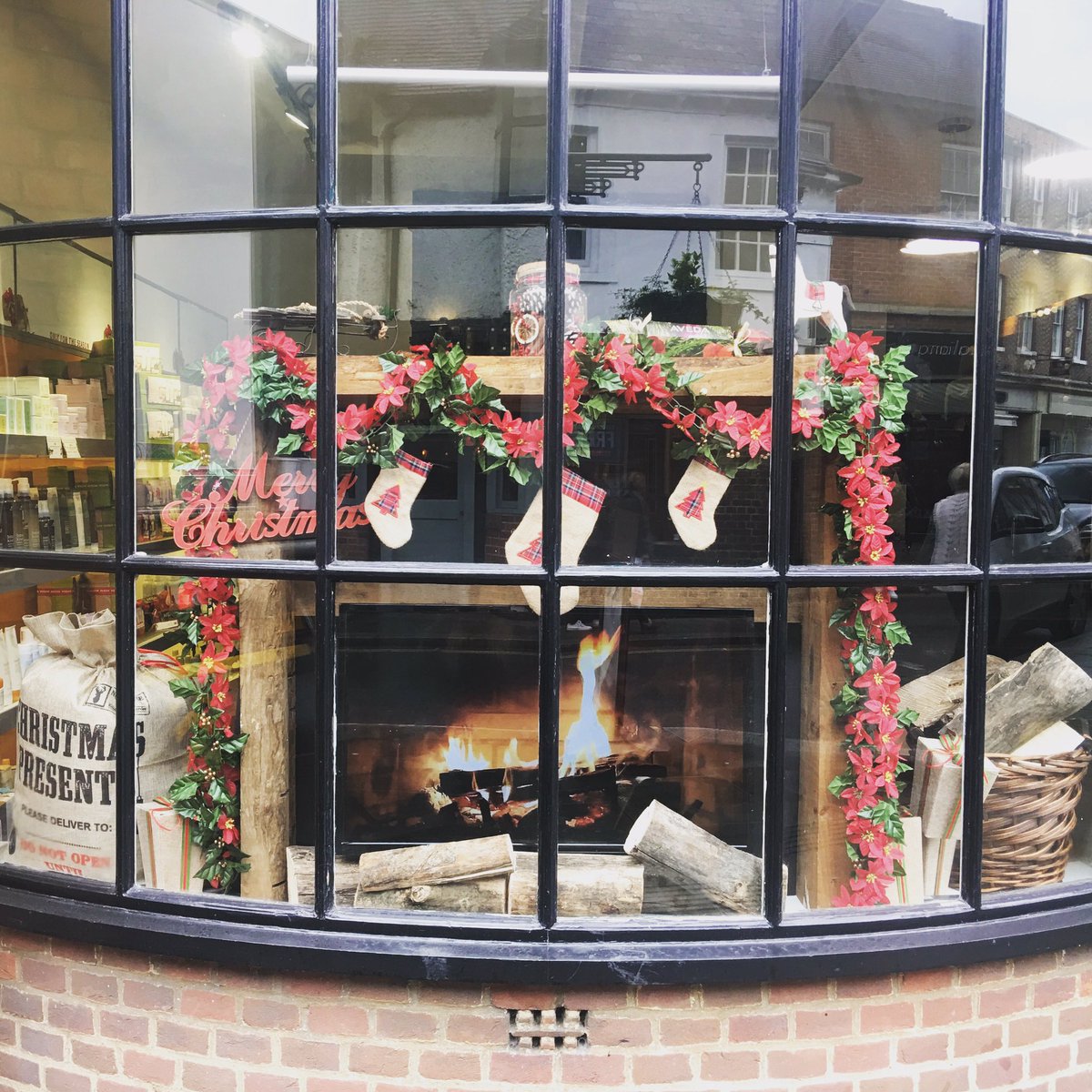 Elements Henley tweet media