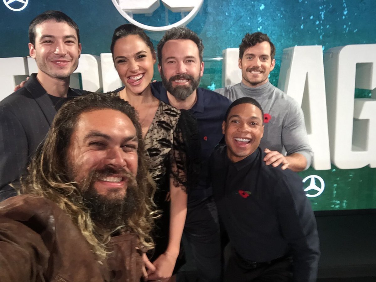 justiceleagueuk's tweet photo. All in. 📸 #JusticeLeague #LeagueSelfie https://t.co/ekDmUX1xPe