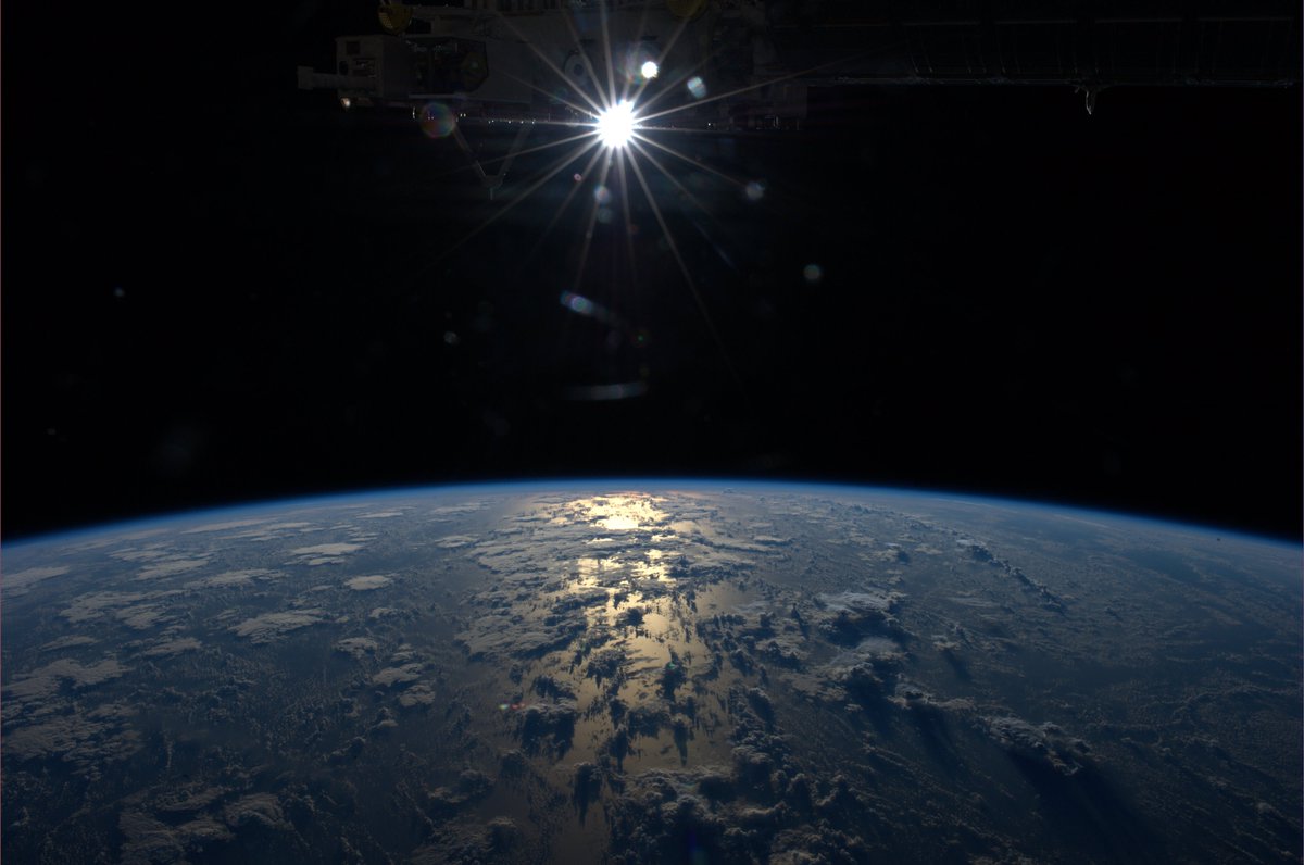 Какой настоящий космос. Вид земли с космоса. О земле и космосе. Вид земли с орбиты. Вид на землю с МКС.