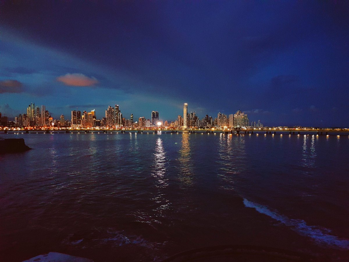 Anays07's tweet photo. Felicidades patria 🇵🇦 en tus 114 años de vida republicana. #Panama #visitPanama #hopperdancingto #StrangerThingsSQUAD #StrangerThings https://t.co/d3xm3mHxLv