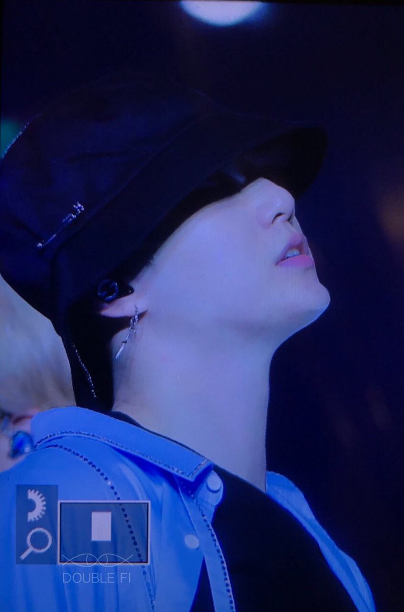 double_fis's tweet photo. 171104  #SUGA  #슈가 #민윤기  #방탄소년단  @BTS_twt https://t.co/Tdy8diGq9Y