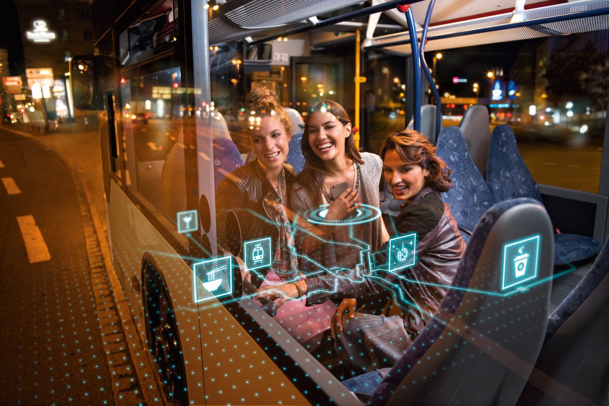 siemens_es's tweet photo. #SCEWC17 | ¿Cómo mejorar el transporte y la experiencia del viajero? ¡#SiMobility es la respuesta! https://t.co/5Hv8Iet3kO https://t.co/b2GzjbnJSq