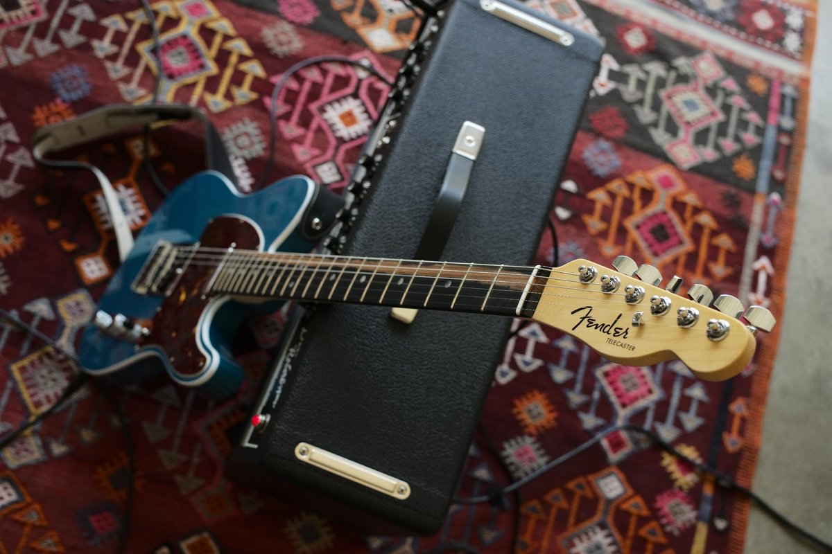 What is Ebony? Everything you need to know about our new Elite fingerboards: bit.ly/2zda6Y7

#dyk #fender