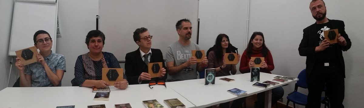 literfan's tweet photo. Cerbero honoris causa #TerBi :-) https://t.co/iYrdzUz5jL