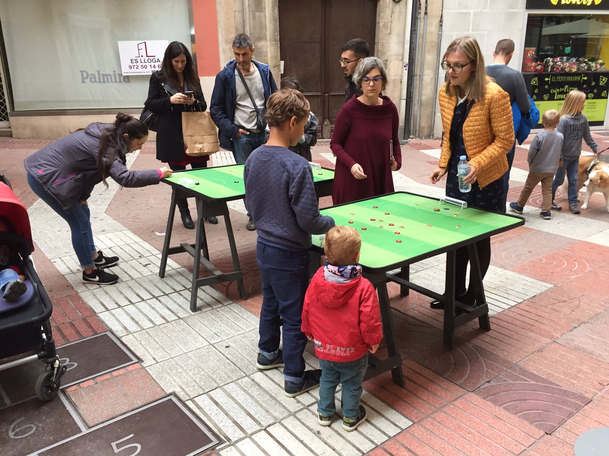 tramuntana_tv's tweet photo. Futbol botons avui dissabte al @museujoguetcat de #Figueres #SomCultura https://t.co/md1tMQwTwE