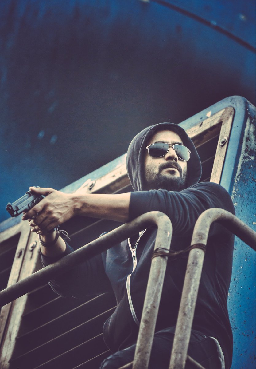 youtu.be/PdH5AcS7BR4 #MUFTI Releasing details will be shared soon... thanks for all the Luv..
Cheers 😊