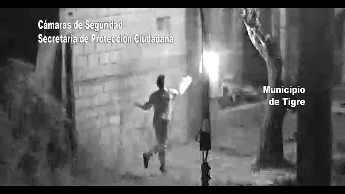 NicoVecchi's tweet photo. El #COT detuvo a masculino q lanzó bomba molotov a la casa de su ex pareja, luego de denuncia silenciosa a traves de #AlertaTigreGlobal https://t.co/zDUoeOFZo1