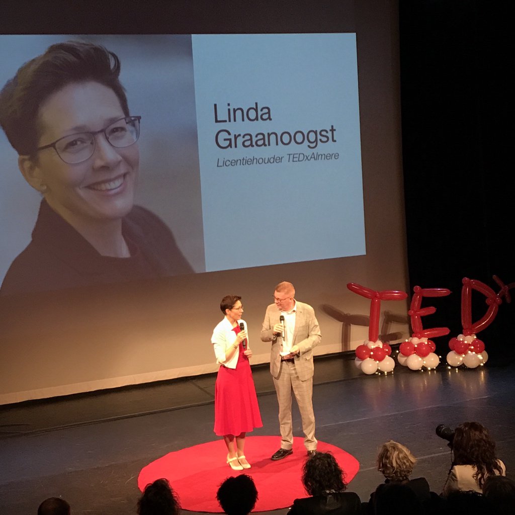 Toelichting op het programma en het thema #tinyBIGchange  door licentiehouder <a href="/LindaMiriam/">Linda M. Graanoogst</a> en dagvoorzitter Niels de  <a href="/Muizenkoning/">Niels vd Schaaff</a>