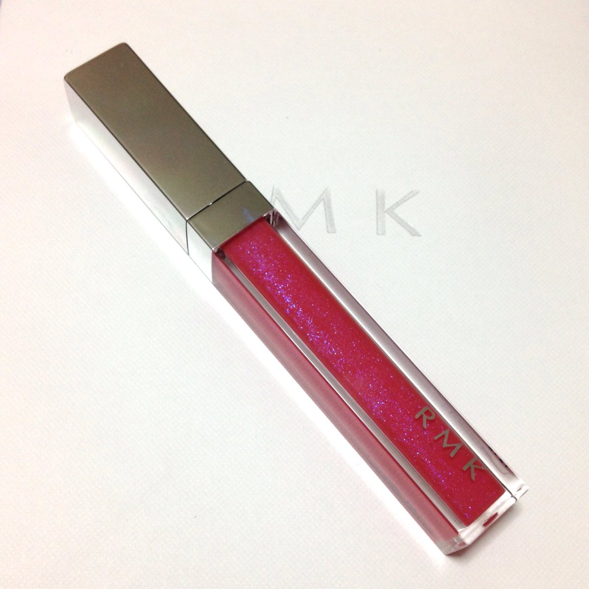 Uzivatel すい Na Twitteru リップジェリーグロス 02 ロマンティックピンク Rmk 濃いめのピンクの中に青ラメが入っていてかわいい グロスにしては軽めのテクスチャーでスパチュラが塗りやすいです