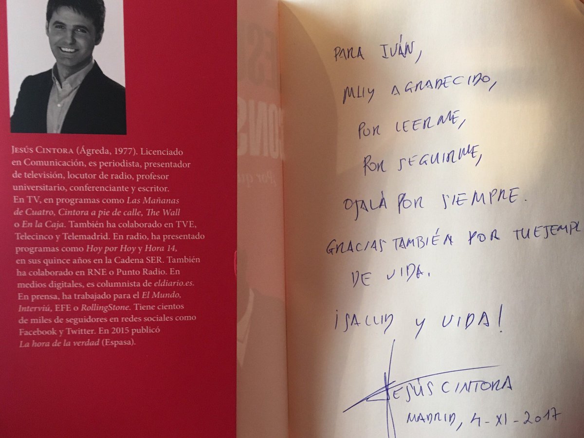 quinoaivan's tweet photo. @JesusCintora un placer conocerte en Madrid. Gracias por la dedicatoria! Cuando quieras presentamos en Lugo! @100thx https://t.co/NpKBB4qfpX