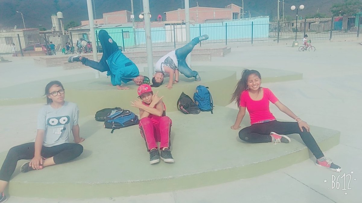 Gabriel73027736's tweet photo. Eselente jornada del día viernes  .. baile en el parque la familia @cain2eh2016 @AlancayDel @juancarlosvilc https://t.co/MmjOBR2b02