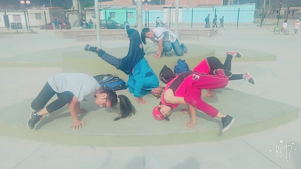 Gabriel73027736's tweet photo. Eselente jornada del día viernes  .. baile en el parque la familia @cain2eh2016 @AlancayDel @juancarlosvilc https://t.co/MmjOBR2b02