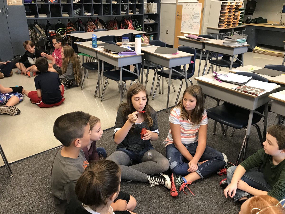 StaciaHang's tweet photo. Blowing bubbles for stress relief?! Ss learn a new tip each month to calm the body/mind. @SchwenksvilleES @PV_Schools #pvsddoschooldifferent https://t.co/g4P587GKqe
