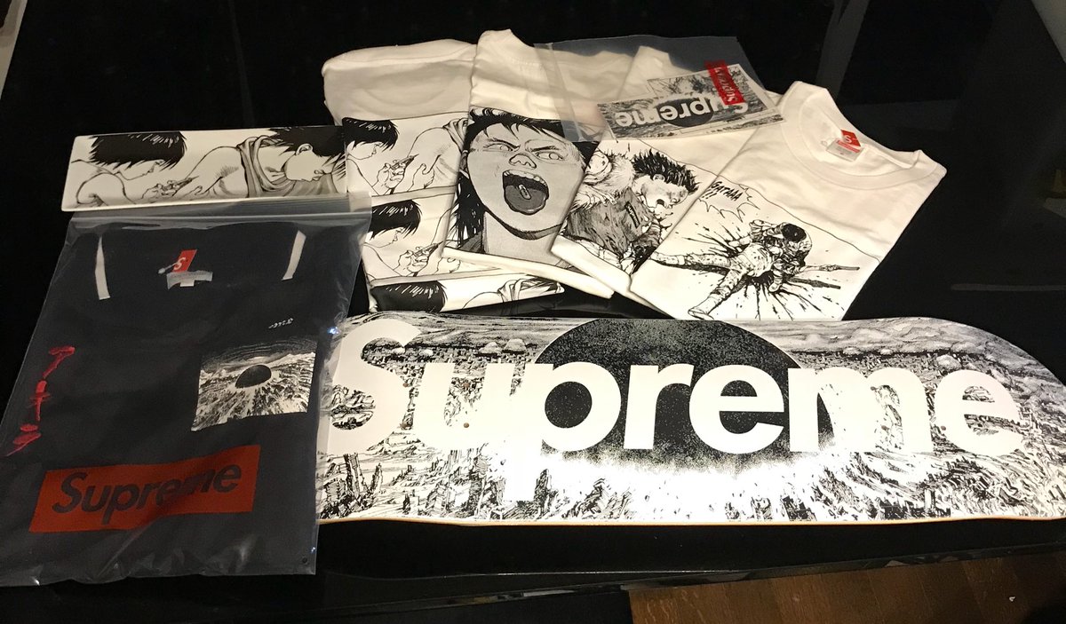 シュプリーム 代官山、アキラ×シュプリーム の戦利品！！
以外とTシャツ、板はあったな。丸皿、ニットは売り切れ(´༎ຶོρ༎ຶོ`)