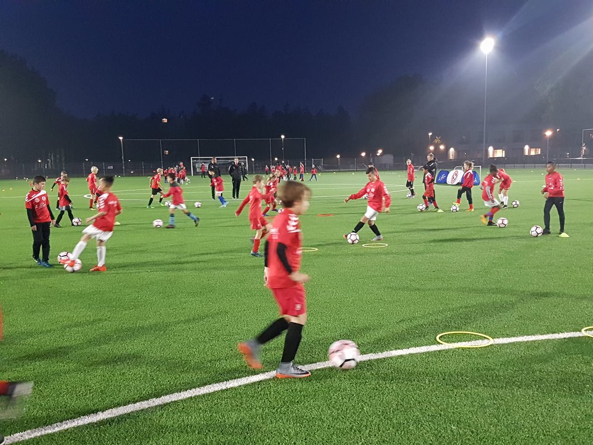 Mooi sfeertje! (vrijdagavondtraining 3/11/2017).