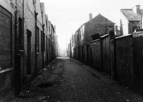 Bad weather for bonfires… cib2.wordpress.com/2017/11/04/bad…