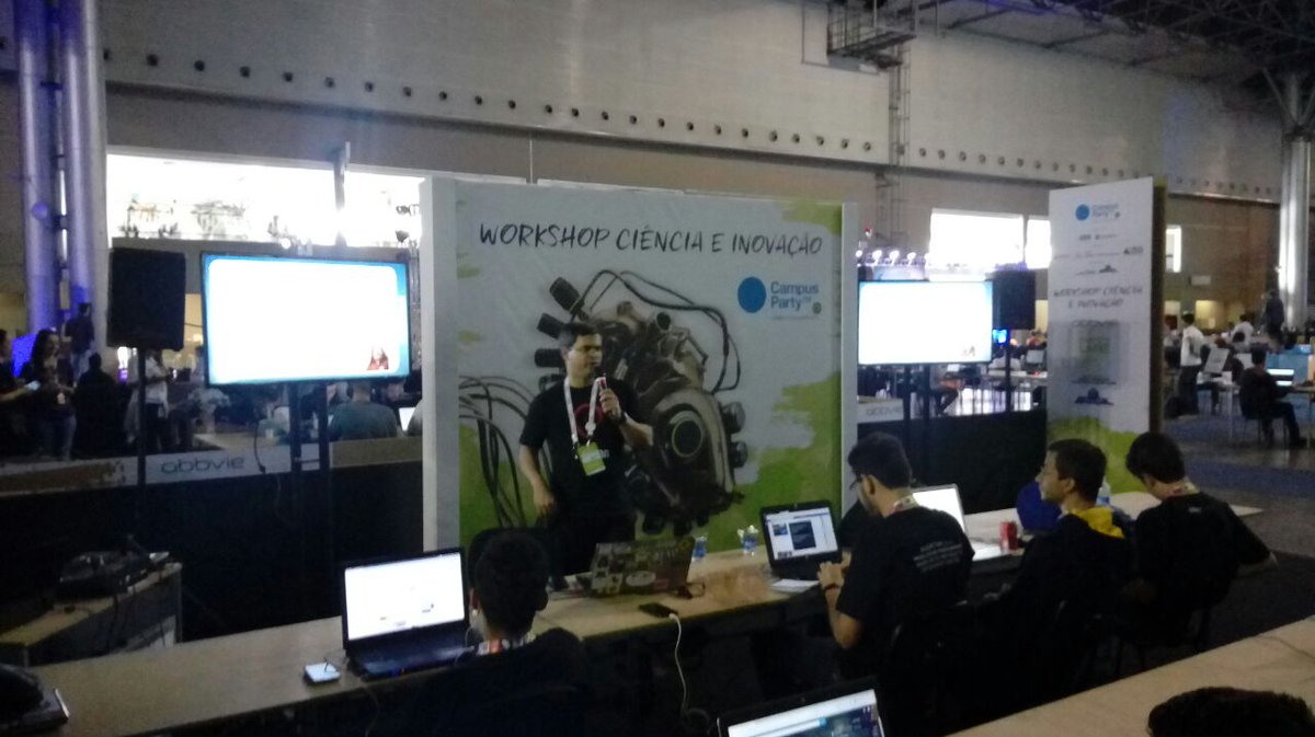 debianbrasil's tweet image. Começando agora com @phls00 o Workshop Debian GNU/Linux: conheça, instale e use o maior projeto de software livre do mundo! #Debian #CPMG2