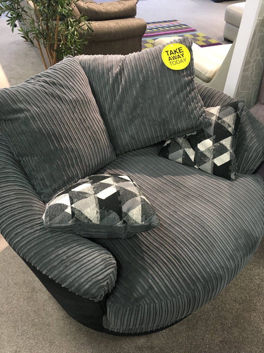 Ali_S_C's tweet image. I am now the very proud owner of this beauty! Can’t wait to get it into my new house so I can relax in style and comfort! #cuddlechair