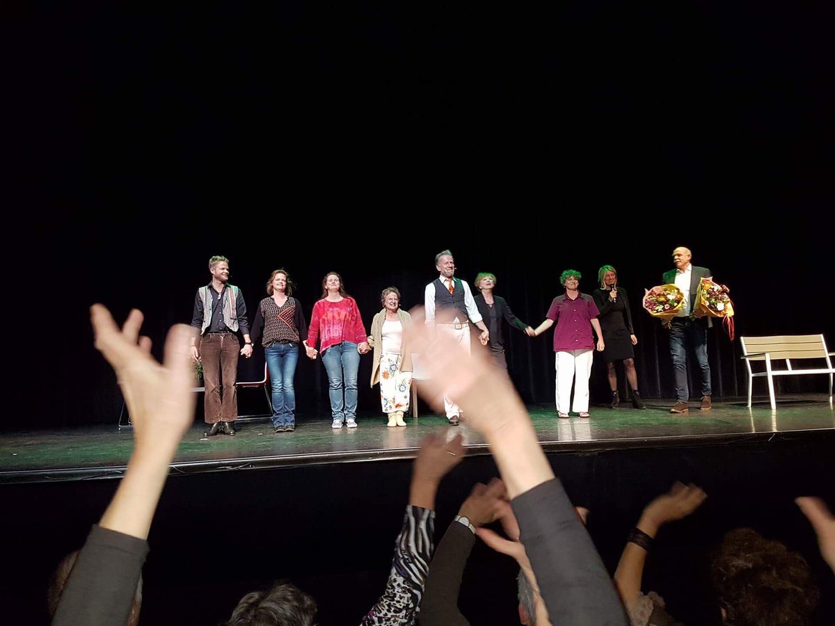 tejatertick's tweet photo. Na vorig jaar, vandaag voor de tweede keer mogen optreden voor @hersenletsel. Dit keer voor de cliënten. En wat was het weer overweldigend! https://t.co/9P80LuGxrA