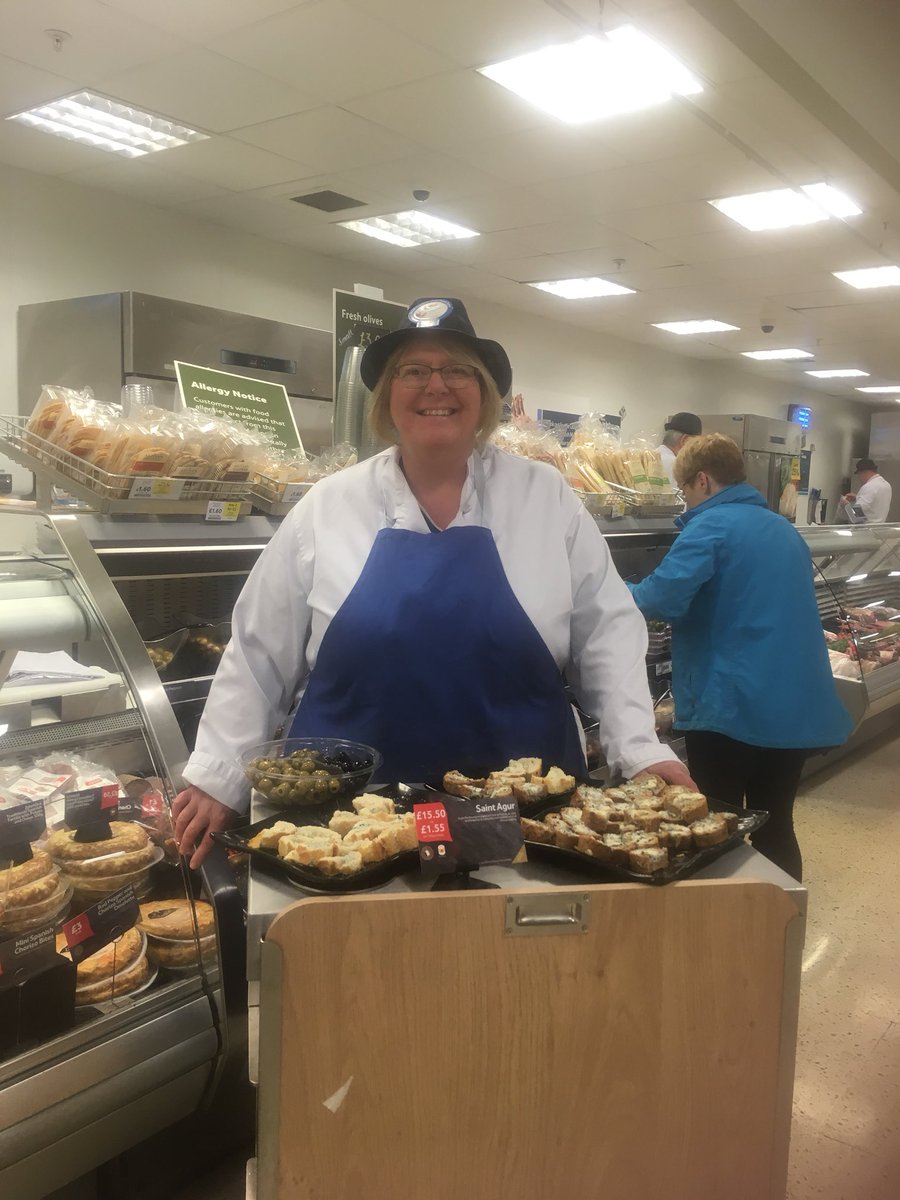 Cheese tasters at Tesco Walkden demonstrated by Tracey delighting customers <a href="/Andrew_Deignan/">Andrew Deignan</a> <a href="/Falmeister/">Fallon</a> <a href="/Will_hldswth/">Will Houldsworth</a>