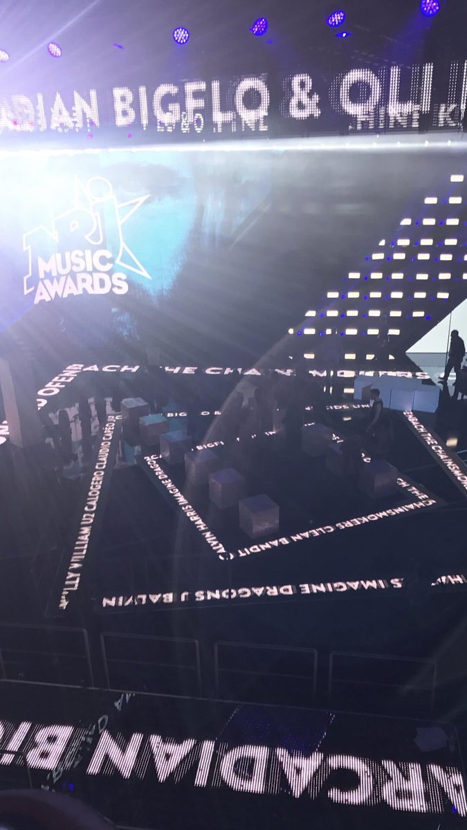 NMA_Edition's tweet photo. #NMAByNikos #NMA #NMA2017 https://t.co/jZ4BV0MNbY