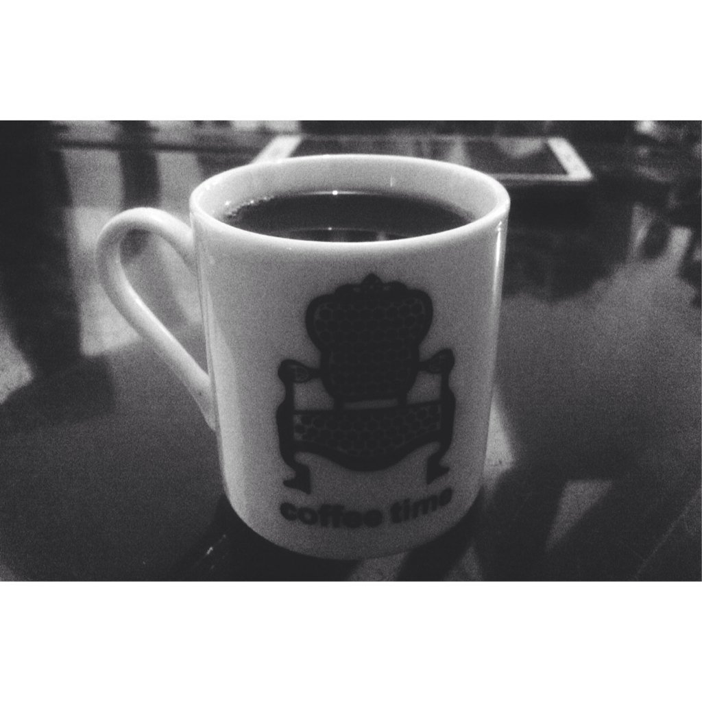TheAndreinaG's tweet photo. Good morning🙏! #Drinkingcoffe https://t.co/5CJxu6ZnYP