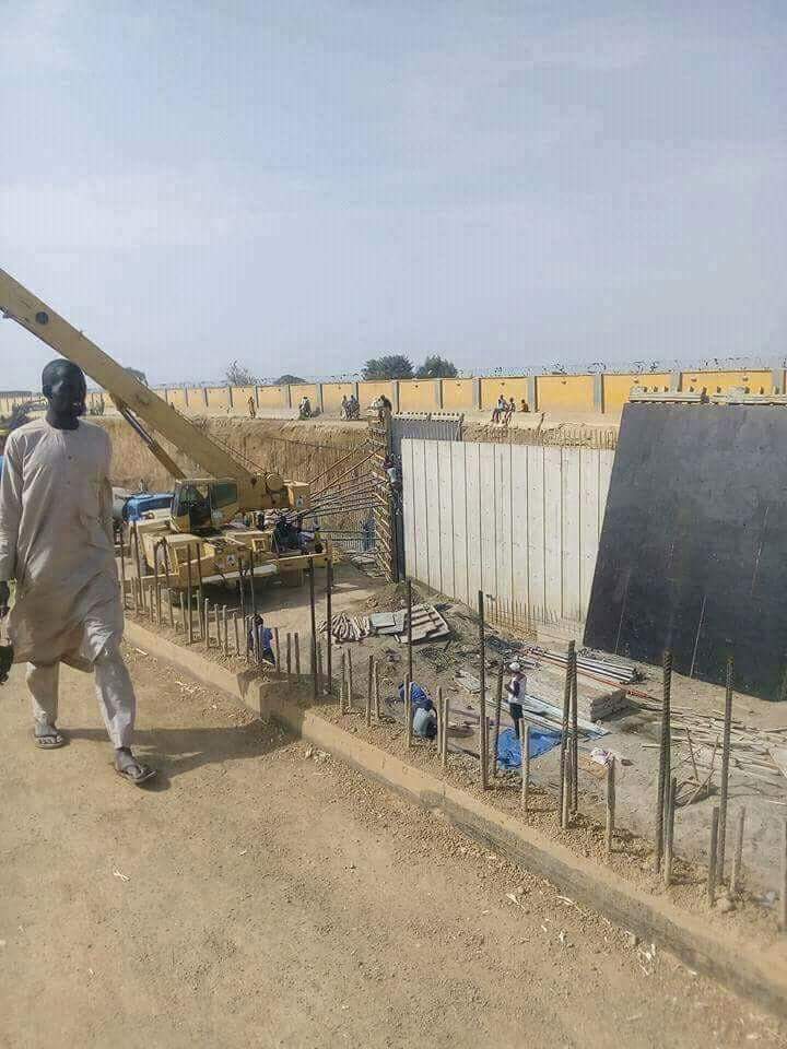 SSGKANO's tweet photo. AIKI, AIKI, AIKI Baba ganduje na baba buhari da alhaji usman alhaji  Allah yayi jagora Allah yakaramuku  lafiya nanisan kwana. 
S A. SSG off https://t.co/MG8ZfMsoUG