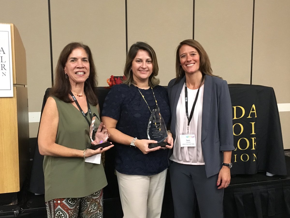ExploringSchC's tweet photo. FSCA SCOY Larissa Bennett & finalist GigI McIntire w/ASCA SCOY TerryT @myFSCA @ASCAtweets #FSCA2017 https://t.co/9T5LvVhnTS