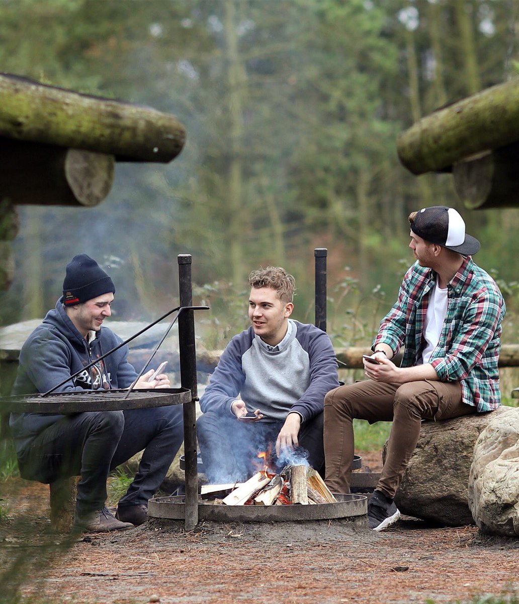 EasyPokr's tweet photo. Screenshot from our upcoming launch video #EasyPoker #Camping https://t.co/toubP3LNs2