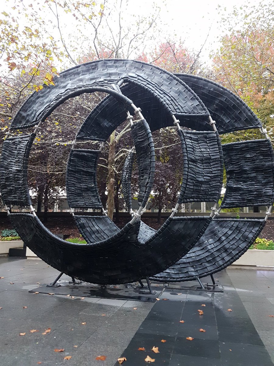 ChangeAgentSA's tweet photo. #Chicago #Cold #Rain #Adventure #TouristWeekend ☔ #CathDoesChicago 🚕 #PublicArt 😍 #VisitChicago https://t.co/g55HbXFNti
