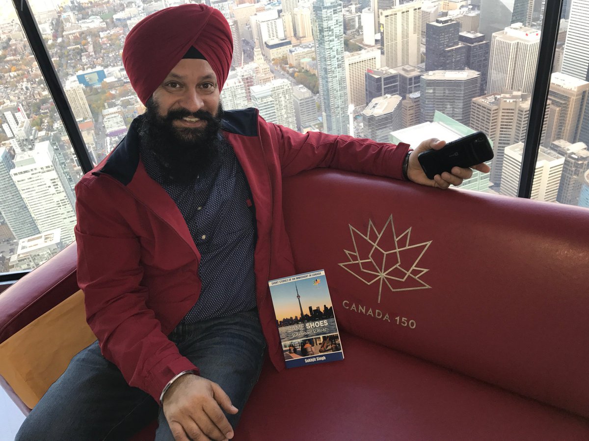 Red Couch on the CN TOWER <a href="/TourCNTower/">CN Tower / Tour CN</a> <a href="/canada150th/">Canada 150</a> <a href="/redcouchtour/">Red Couch Tour</a> @Passport2017